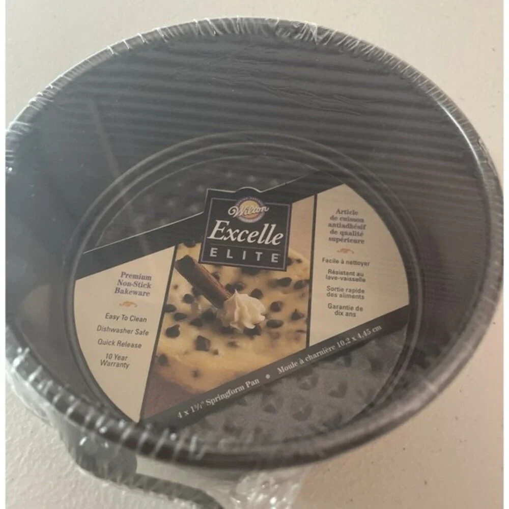 Wilton Excelle‎ Elite 4 Inch Springform Pan - Picture 7 of 9
